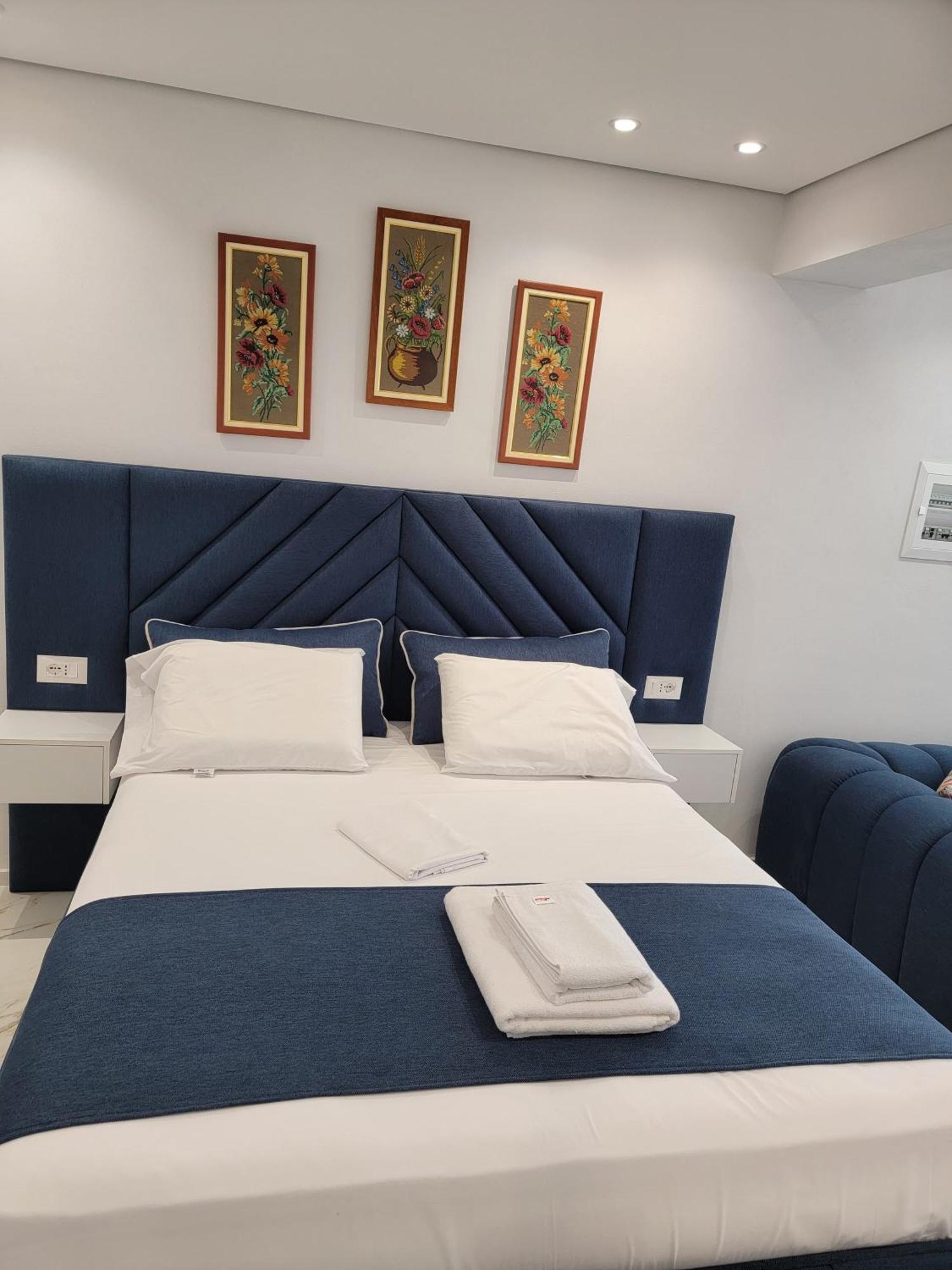 Luxury Studio's J&m Villa Sarandë