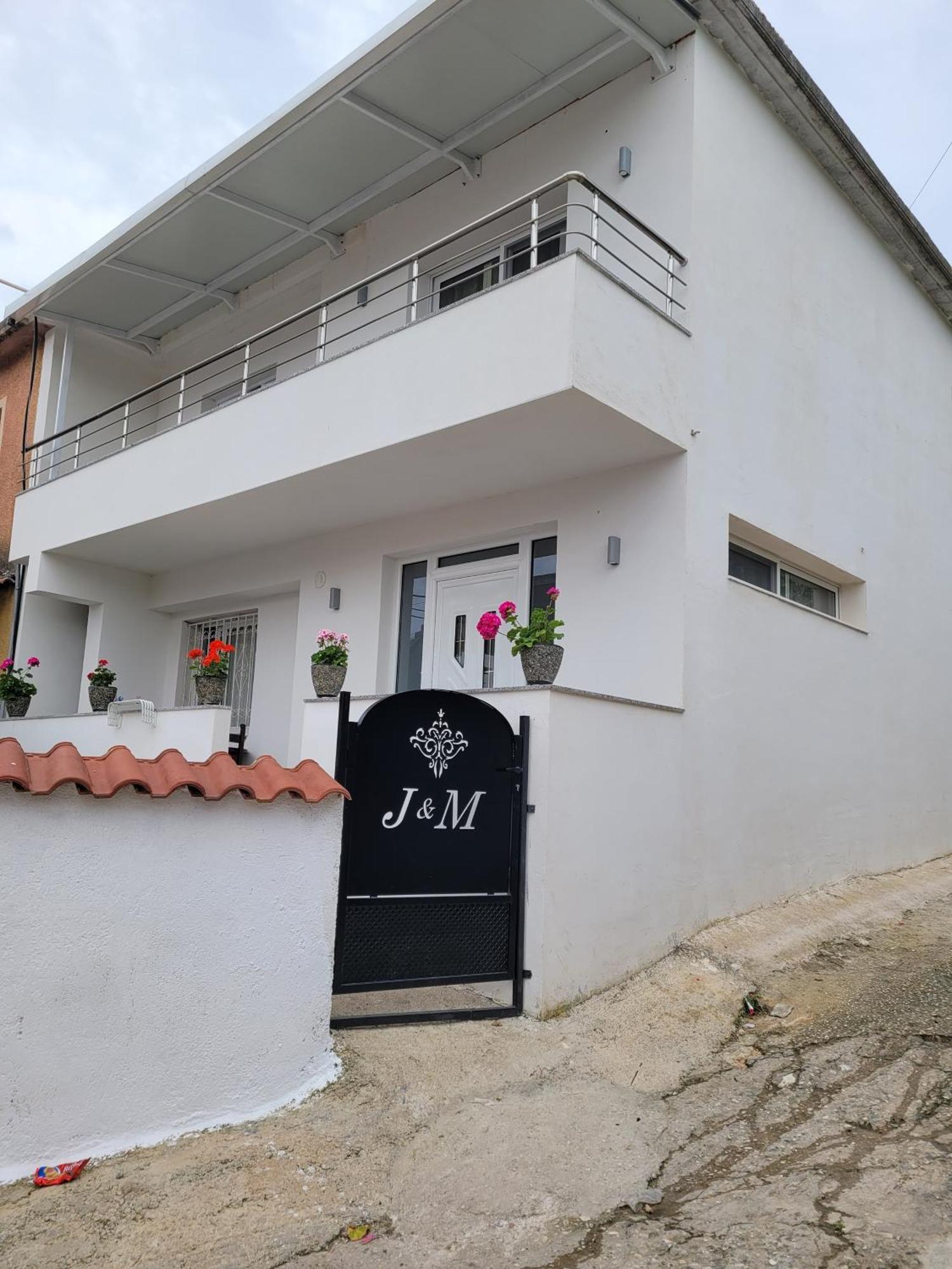 Luxury Studio's J&m Villa *